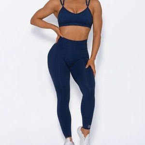 Bombshell Sportswear Peach Booty Leggings- Sapphire, size Medium